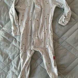 Magnetic Me Light Gray Footie with Bear Print